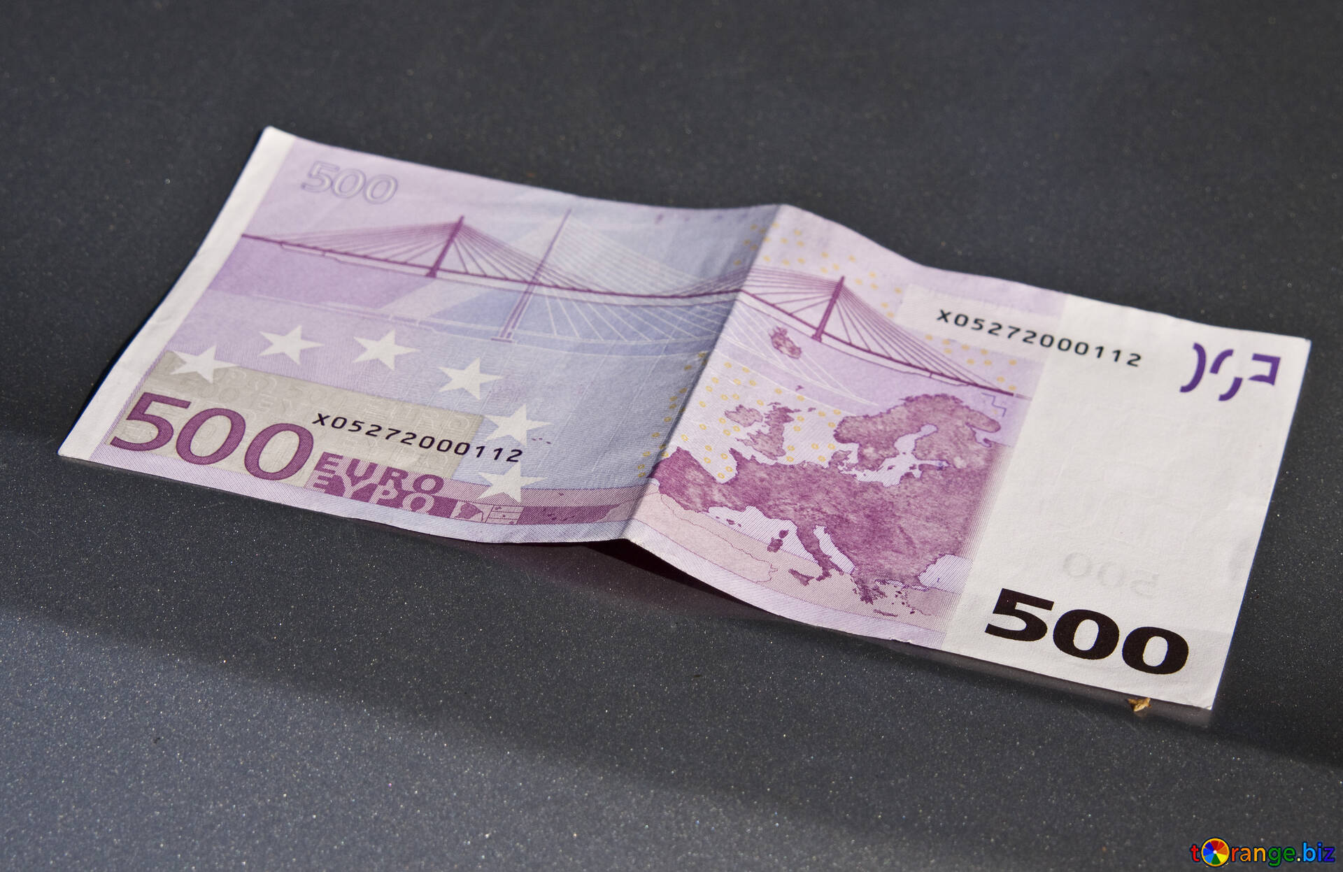 500 евро купюра принимают. Фальшивые купюры 500 евро. Банкноты евро 500. 500 Евро оригинал. Как выглядит 500 евро.