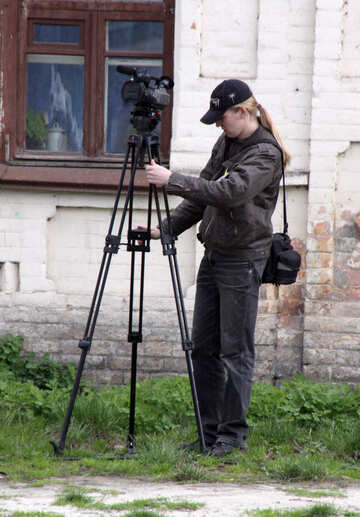 Девушка с видео камерой №5205