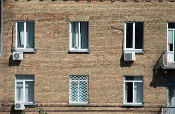 Текстура, окна на кирпичной стене с решетками и кондиционерами №5762