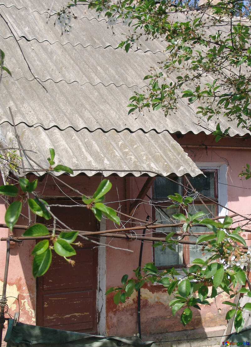 Überdachung über dem Eingang zum Haus №5380