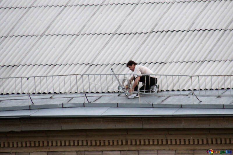Homem no telhado №5104