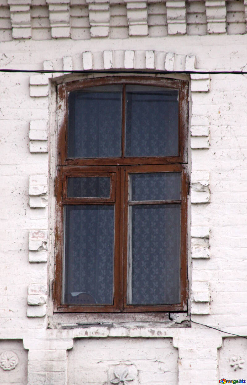 Fenster in einem alten Haus №5218