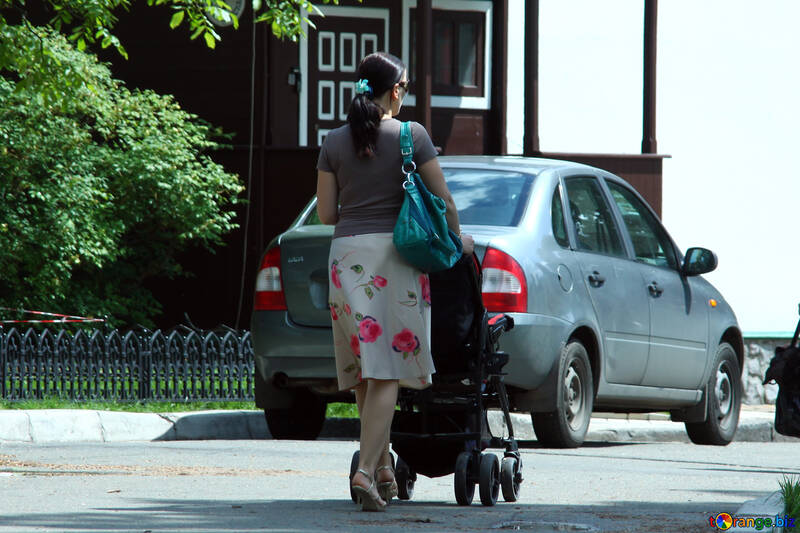 Woman   stroller №5028