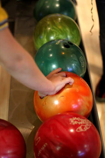 bowling balls Someone grabbing №50423