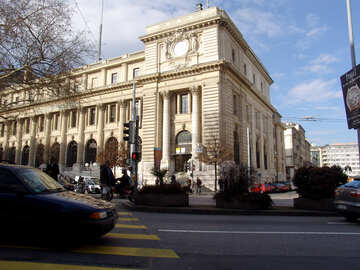 Gebäude in Genf mit einer Uhr №50041