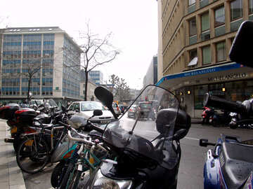Парковка мотоциклів в Женеві №50130