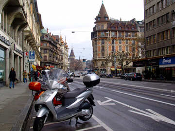 Парковка мотоциклів уздовж дороги №50131