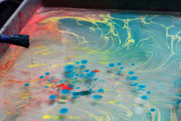 Abstrakte Malerei in Wasserpunktfarben №50924