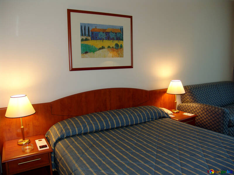 Ein Bett in einem europäischen Hotel №50065
