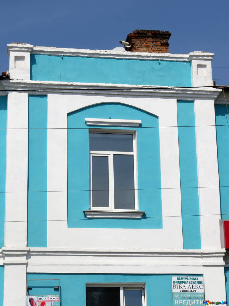 青い家古い建物の窓 №50471