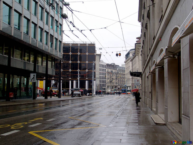 Strada bagnata nella città europea №50084