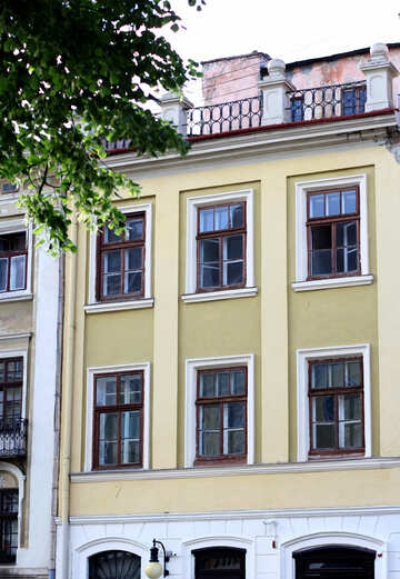 Edificio de apartamentos casa amarilla №51921