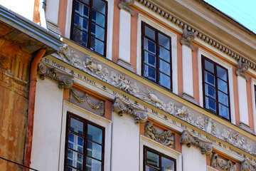 Architecture de façade de bâtiment de 5 fenêtres №51668