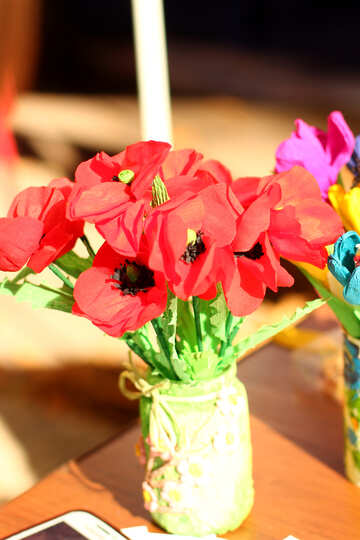 Rote gelbe Blumen in der Vase №51076