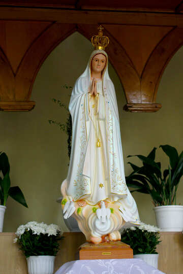 Statue von St. Mary, gekleidet in Weiß №51690