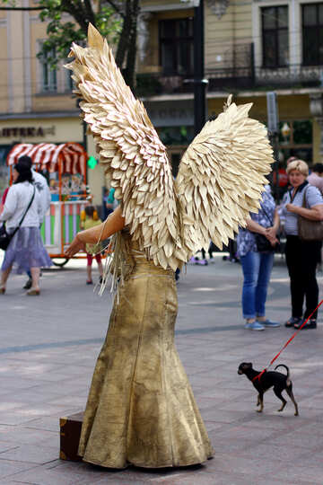 Gold angle statue weird with wings №51818