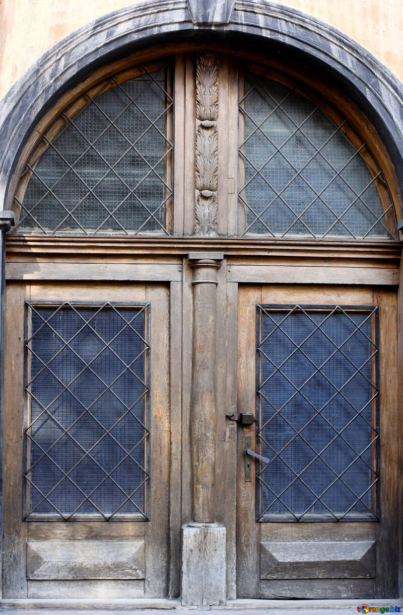 Una puerta marrón vieja №51943