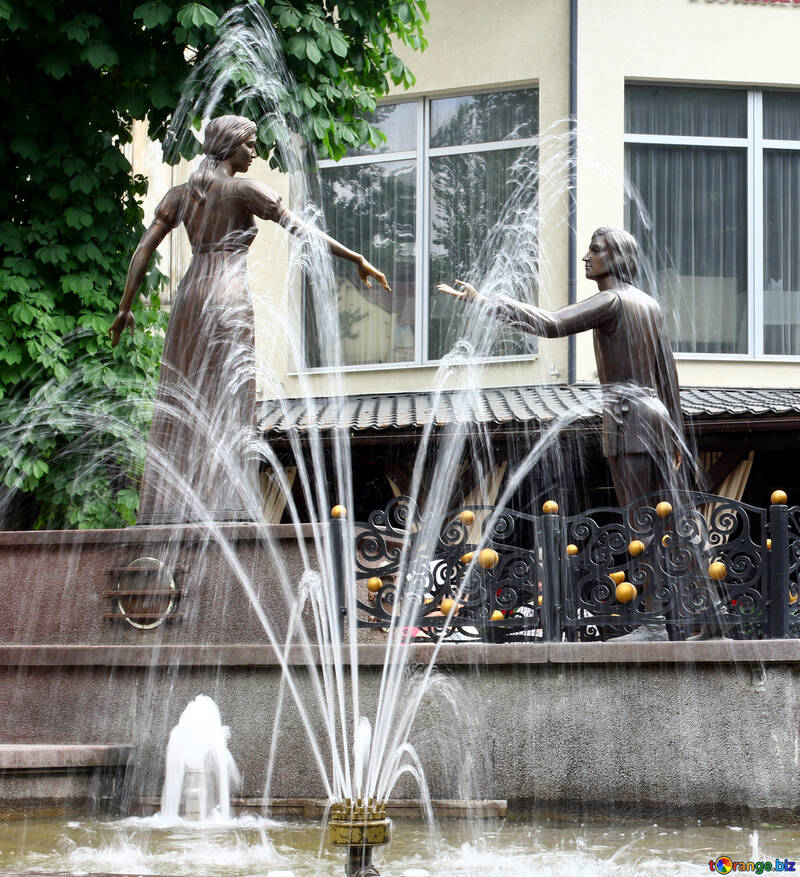 Gli amanti della fontana due statue №51787