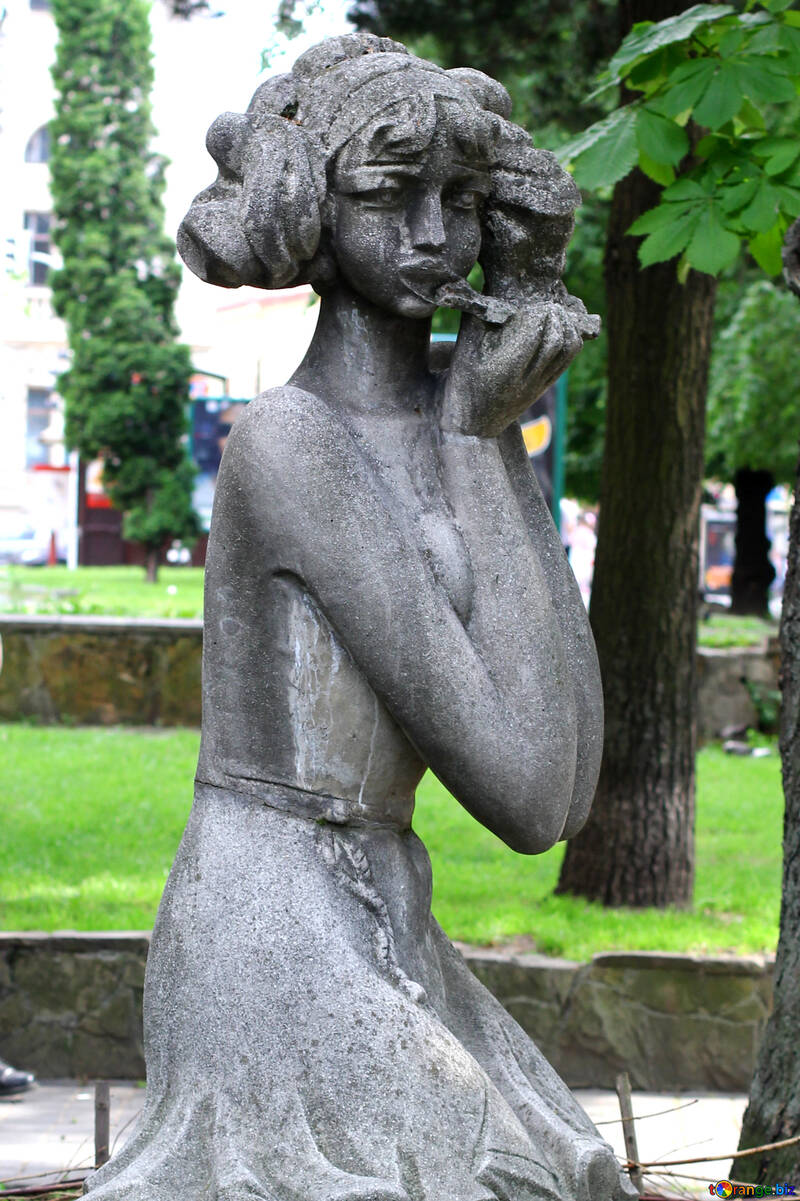 Eine Statue eines Mädchens №51802