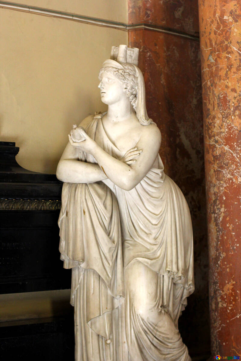 Una mujer estatua de mármol №51605
