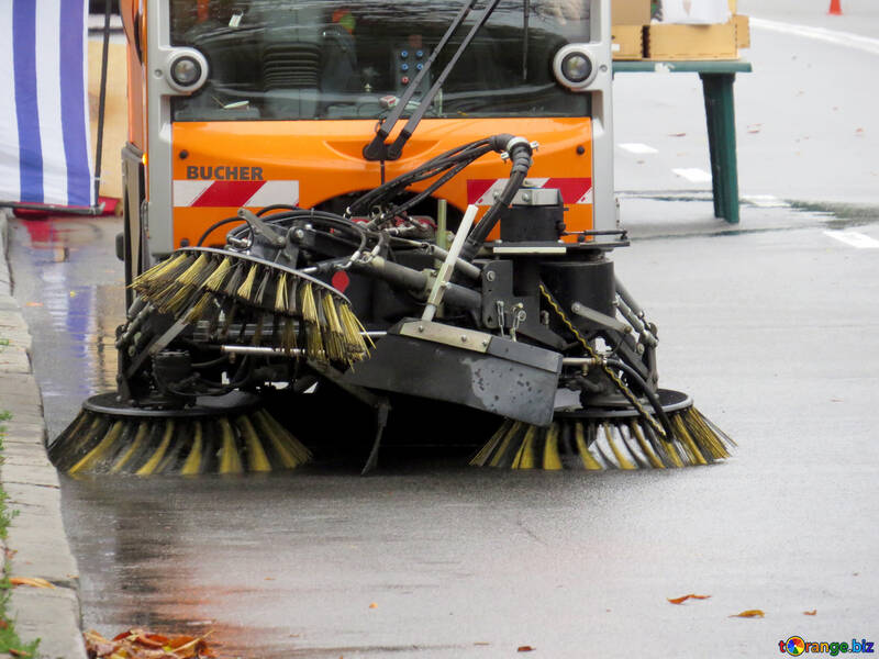 Cleaner road sweeper on road №51255