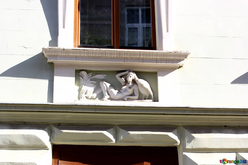 Fenster- und Skulpturensache mit Verlangen darunter №51642