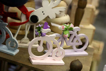 Figure di piccole biciclette in legno №52865