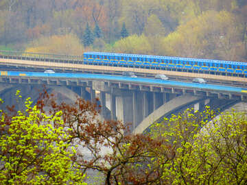橋と秋の電車 №52463