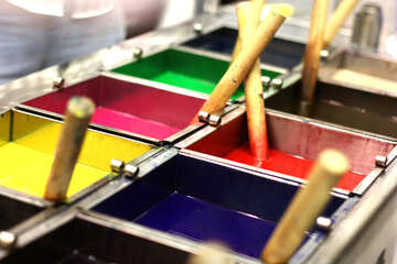 Pintura de colores con pincel №52926