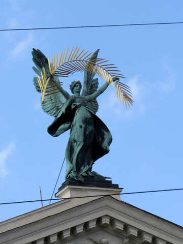 Angelo della dea della statua con la piuma №52257