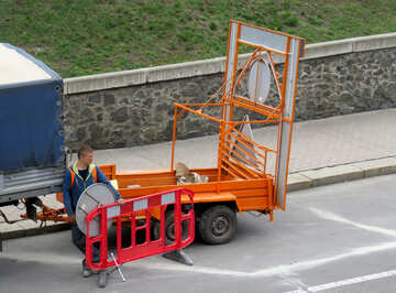 Ouvrier, à, a, panneaux signalisations, camion remorque №52399