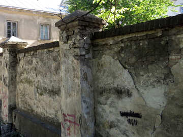 Muro di pietra con pilastro №52149