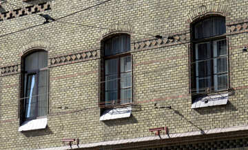 Parede do edifício e janelas de uma casa №52143