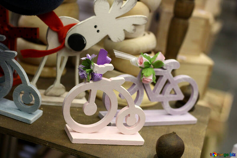 Маленькі фігурки велосипедів дерев`яні №52865