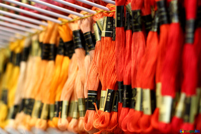 Помаранчева нитка для вишивки різних кольорів з шовку пряжі №52547