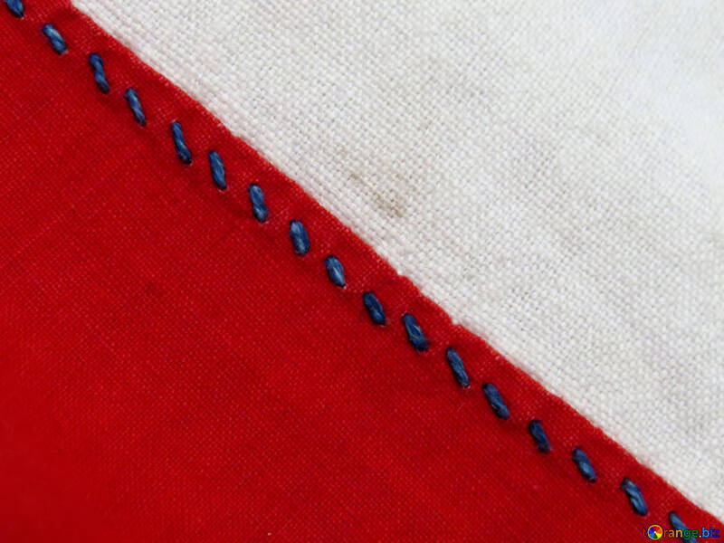 Tecido vermelho e branco costurado em diagonal №52367