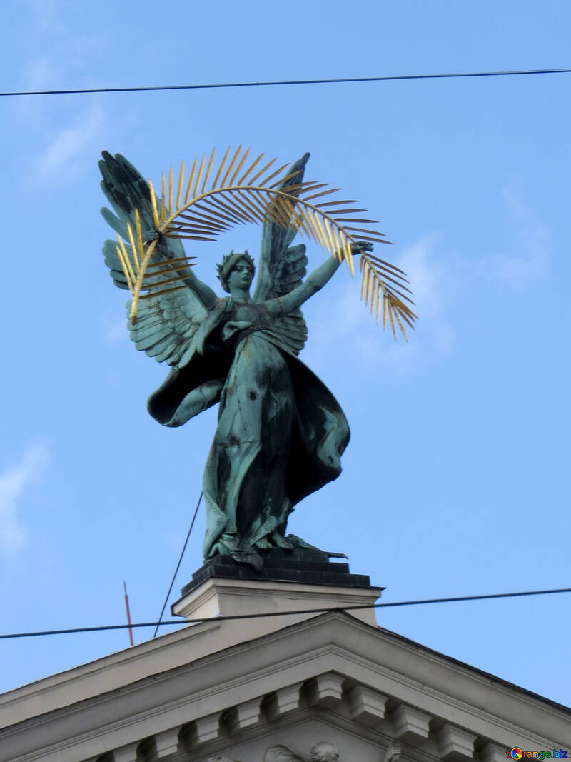 Statue ange déesse avec plume №52257