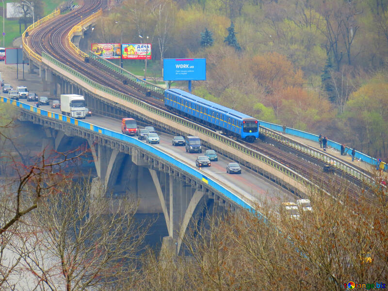Un ponte autostrada strada autostrada con auto №52422