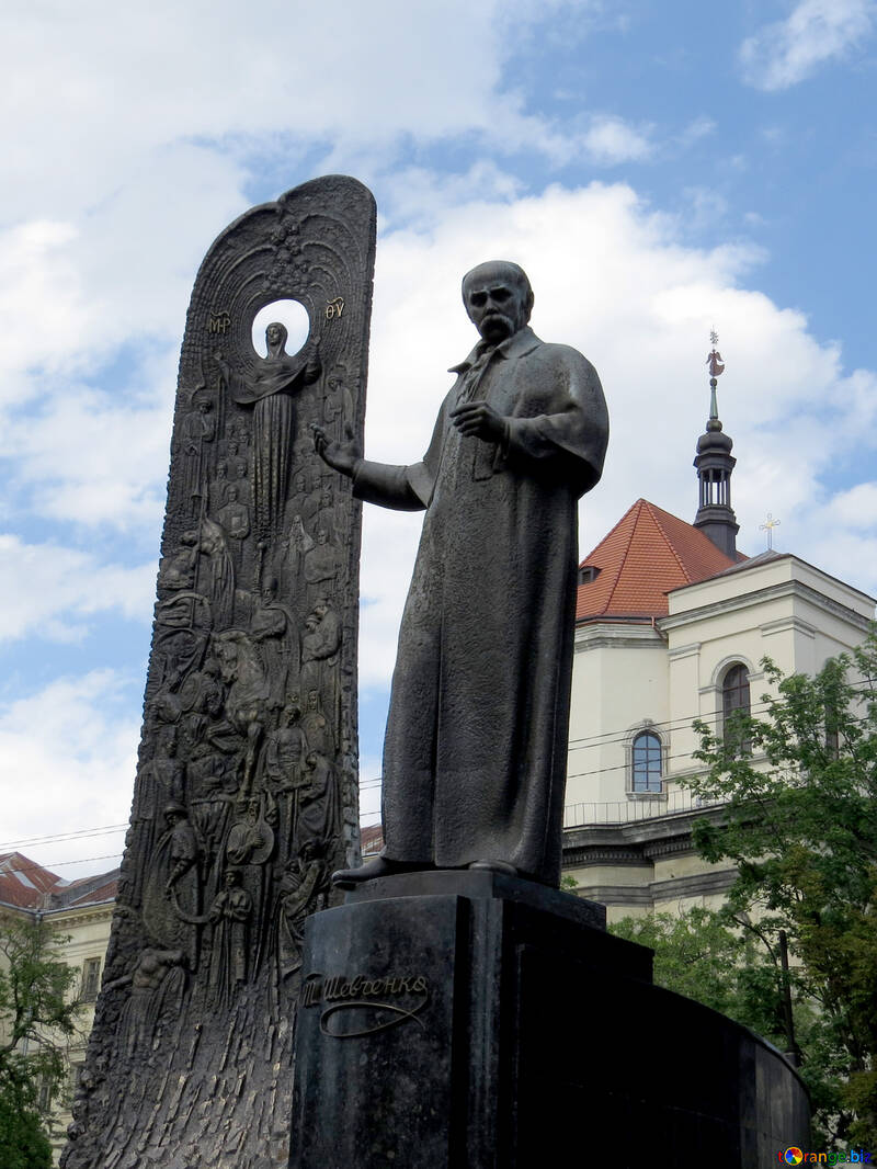 Statua Shevchenko uomo su un piedistallo №52303