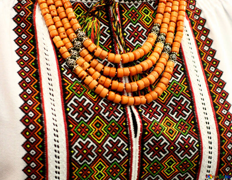 Shirt with necklace beads №52844