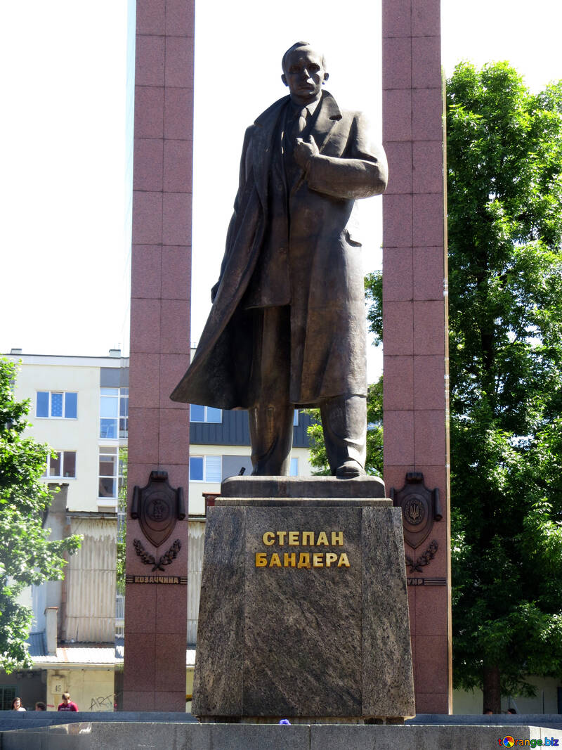 Статуя Степана Бандери №52212