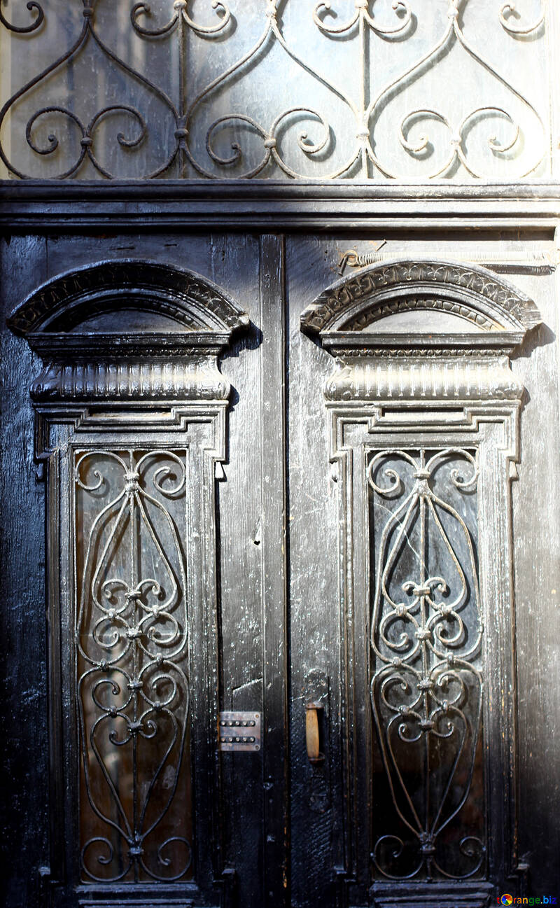 Eine schöne alte Holztürbeschaffenheit kurvte Türen №52013