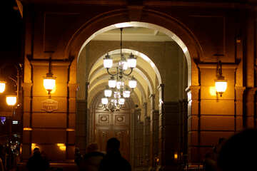 Porta do túnel do arco Corredor Sala com luz Luzes Entrada em arco Hall №53609