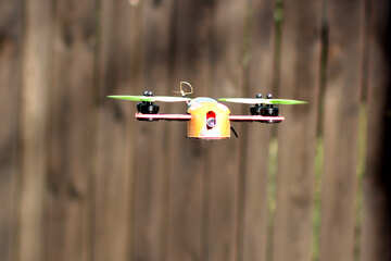 Drone sobre fondo de madera №53679