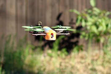 Brinquedo drone verde jardim №53681