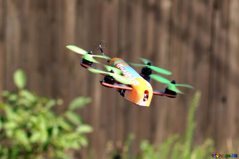 Fotografie Quad Copter Drohne fliegen №53680