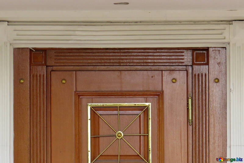 Коричневі дерев`яні двері №53373