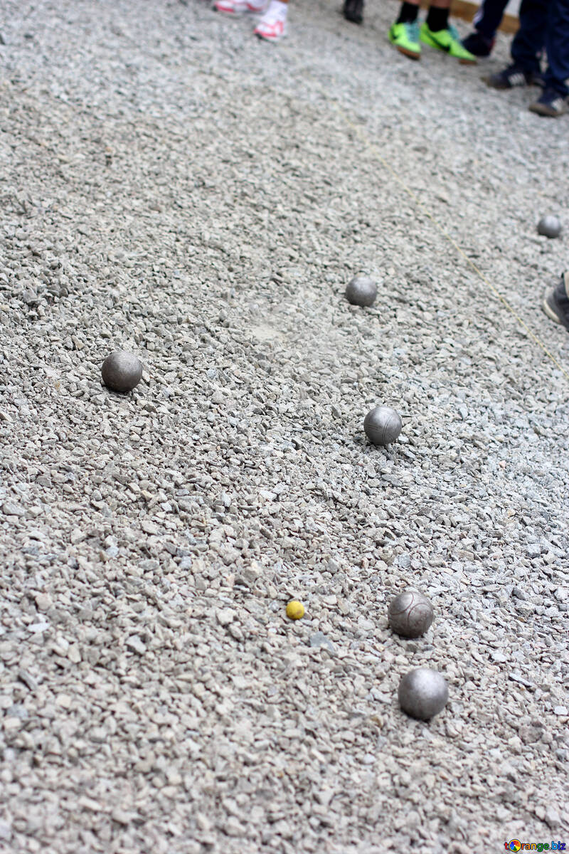 Balls on the ground №53984