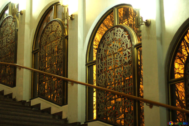Escadas para as portas de uma igreja №53597
