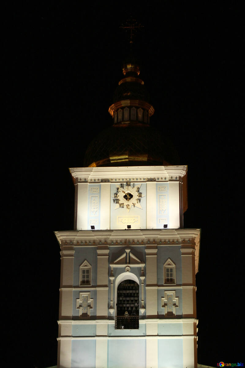 Torre com relógios noite №53571